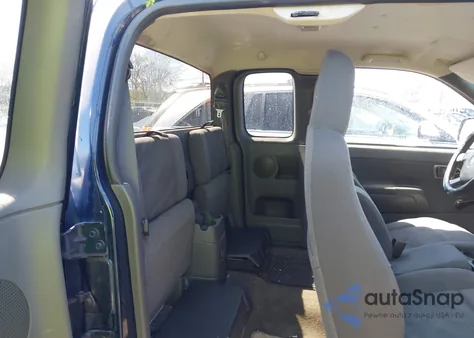 2004 Chevrolet Colorado from USA, damaged, VIN 1GCDT196748106670